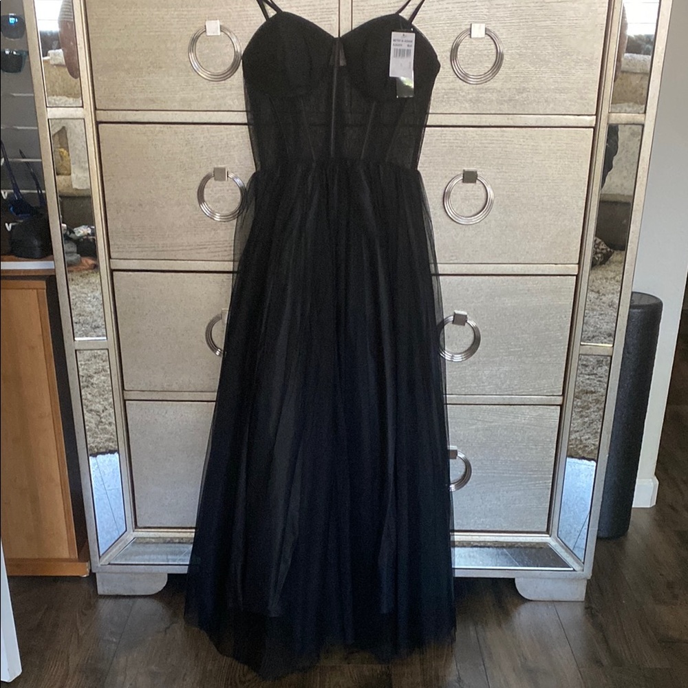 Betsy & Adam Black Spaghetti Strap Sleeveless Gown